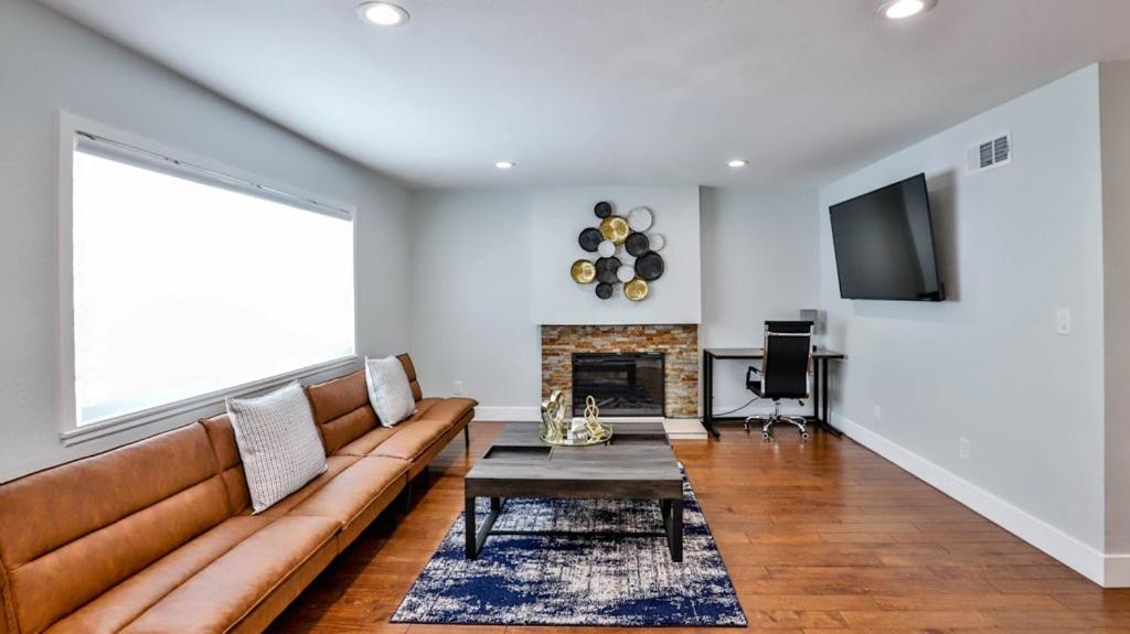 H&H Modern Lux 4Bd 1 King Suite 3 Queen Socal Disney Westminster Exterior photo