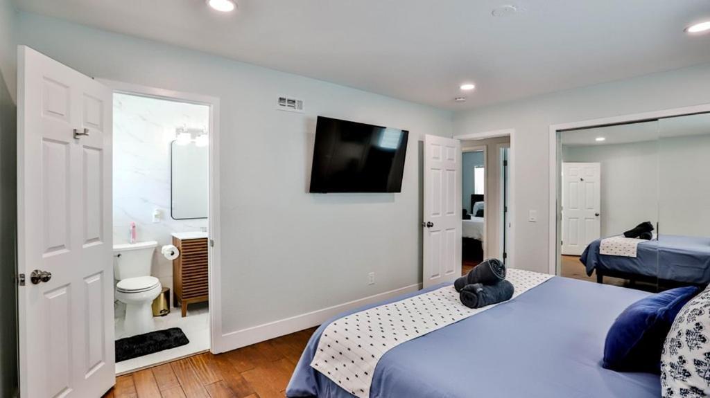 H&H Modern Lux 4Bd 1 King Suite 3 Queen Socal Disney Westminster Exterior photo