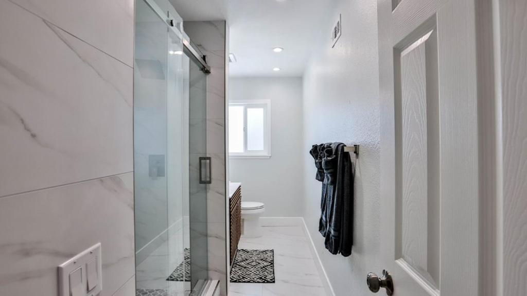 H&H Modern Lux 4Bd 1 King Suite 3 Queen Socal Disney Westminster Exterior photo