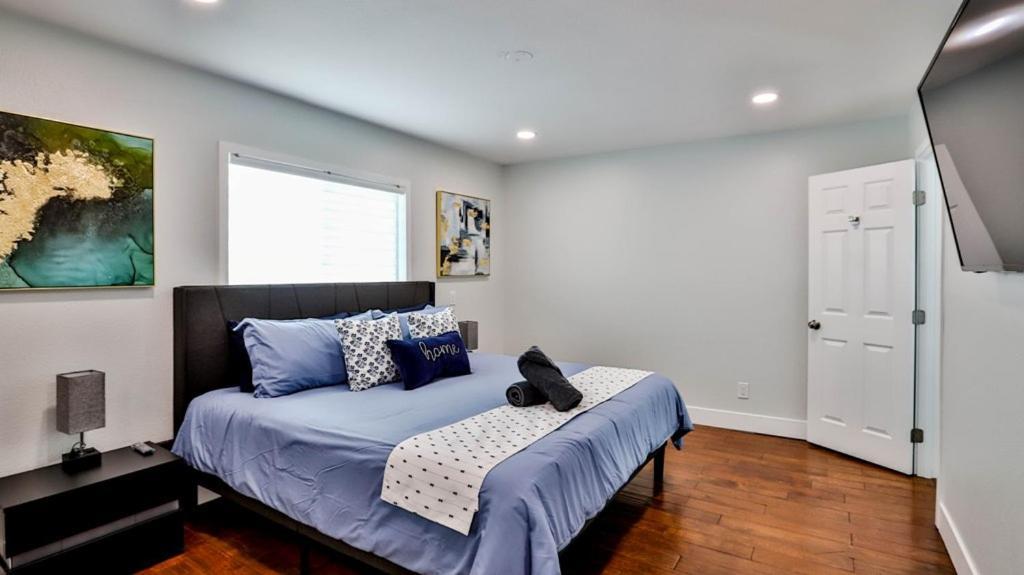 H&H Modern Lux 4Bd 1 King Suite 3 Queen Socal Disney Westminster Exterior photo