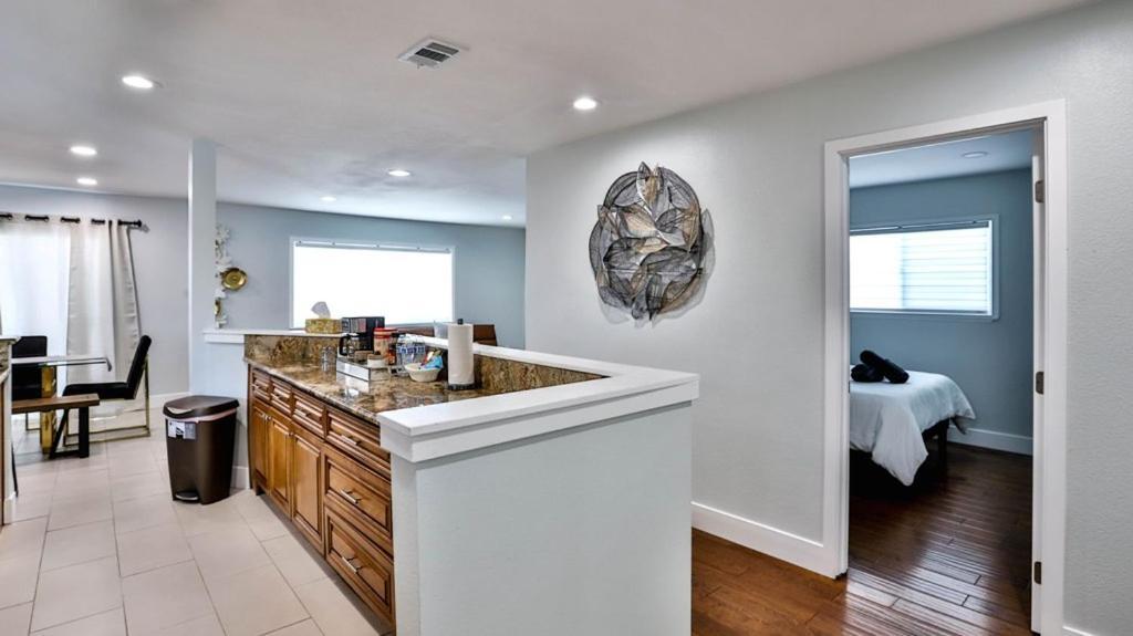 H&H Modern Lux 4Bd 1 King Suite 3 Queen Socal Disney Westminster Exterior photo