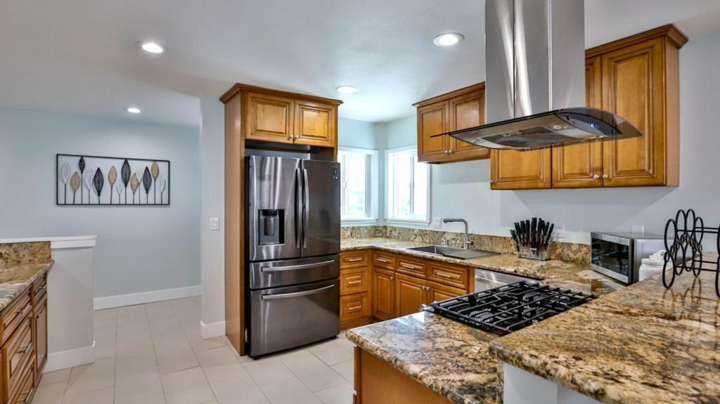 H&H Modern Lux 4Bd 1 King Suite 3 Queen Socal Disney Westminster Exterior photo