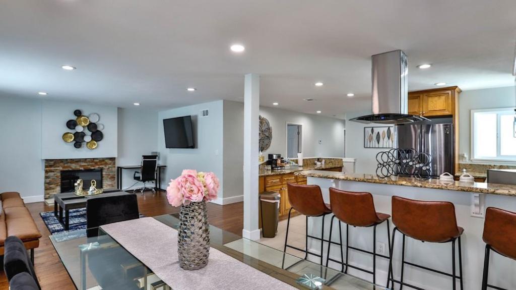 H&H Modern Lux 4Bd 1 King Suite 3 Queen Socal Disney Westminster Exterior photo
